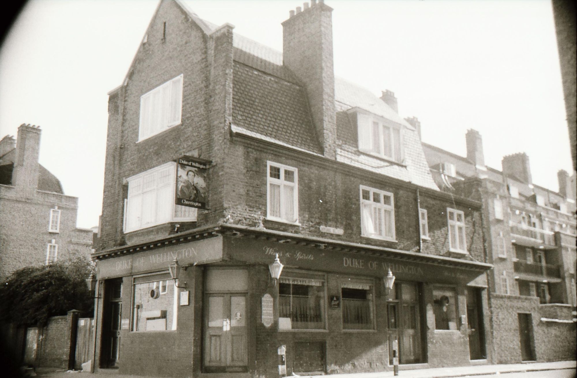 Duke of Wellington Toynbee St London E1 taken in Aug 1989. (Pub, External). Published on 27-12-2017
