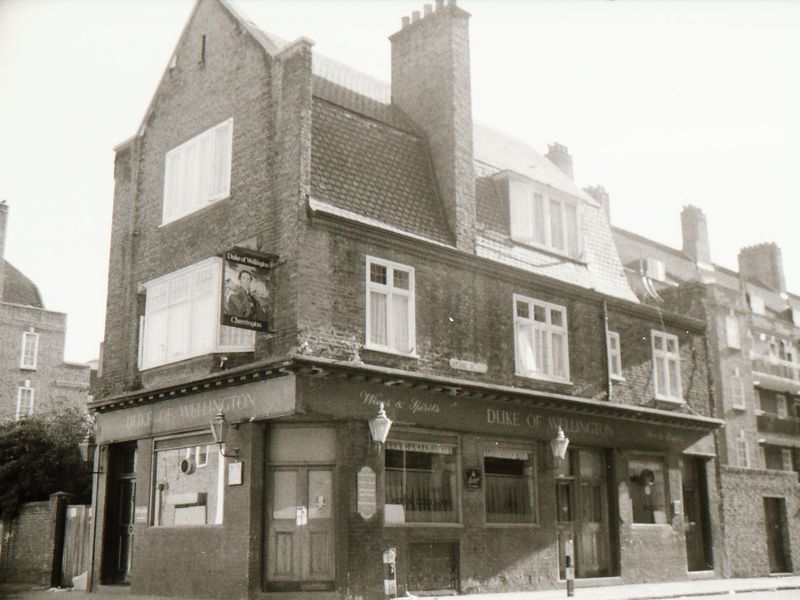 Duke of Wellington Toynbee St London E1 taken in Aug 1989. (Pub, External). Published on 27-12-2017