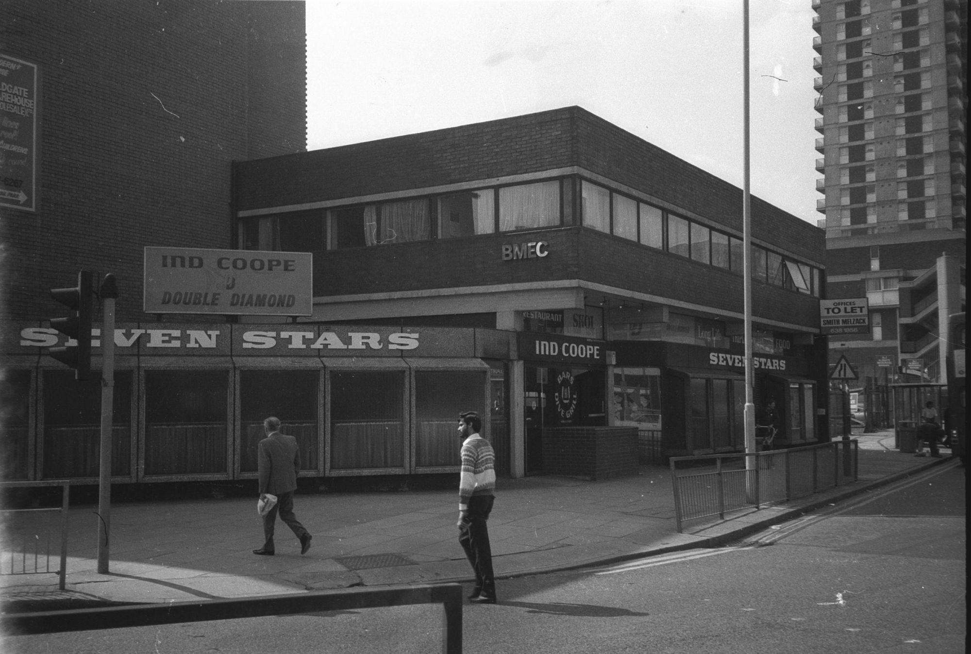 E1-Seven Stars Whitechapel High St July 1985.jpg. (Pub, External). Published on 02-01-2018