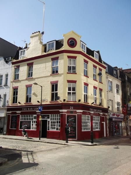 Barlocks London E1 taken April 2014. (Pub, External). Published on 20-04-2014