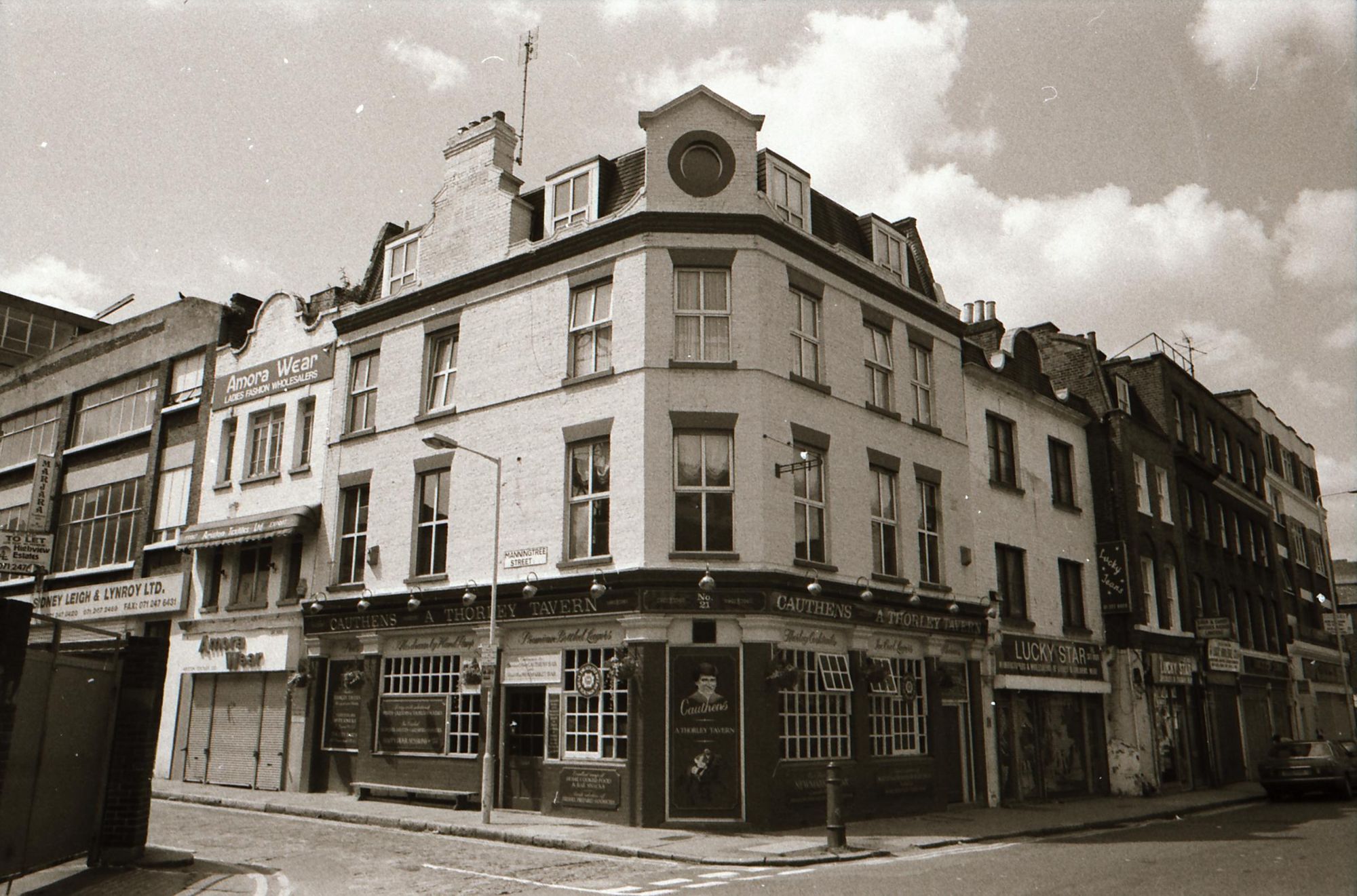Cauthens London E1 taken May 1994. (Pub, External). Published on 27-12-2017