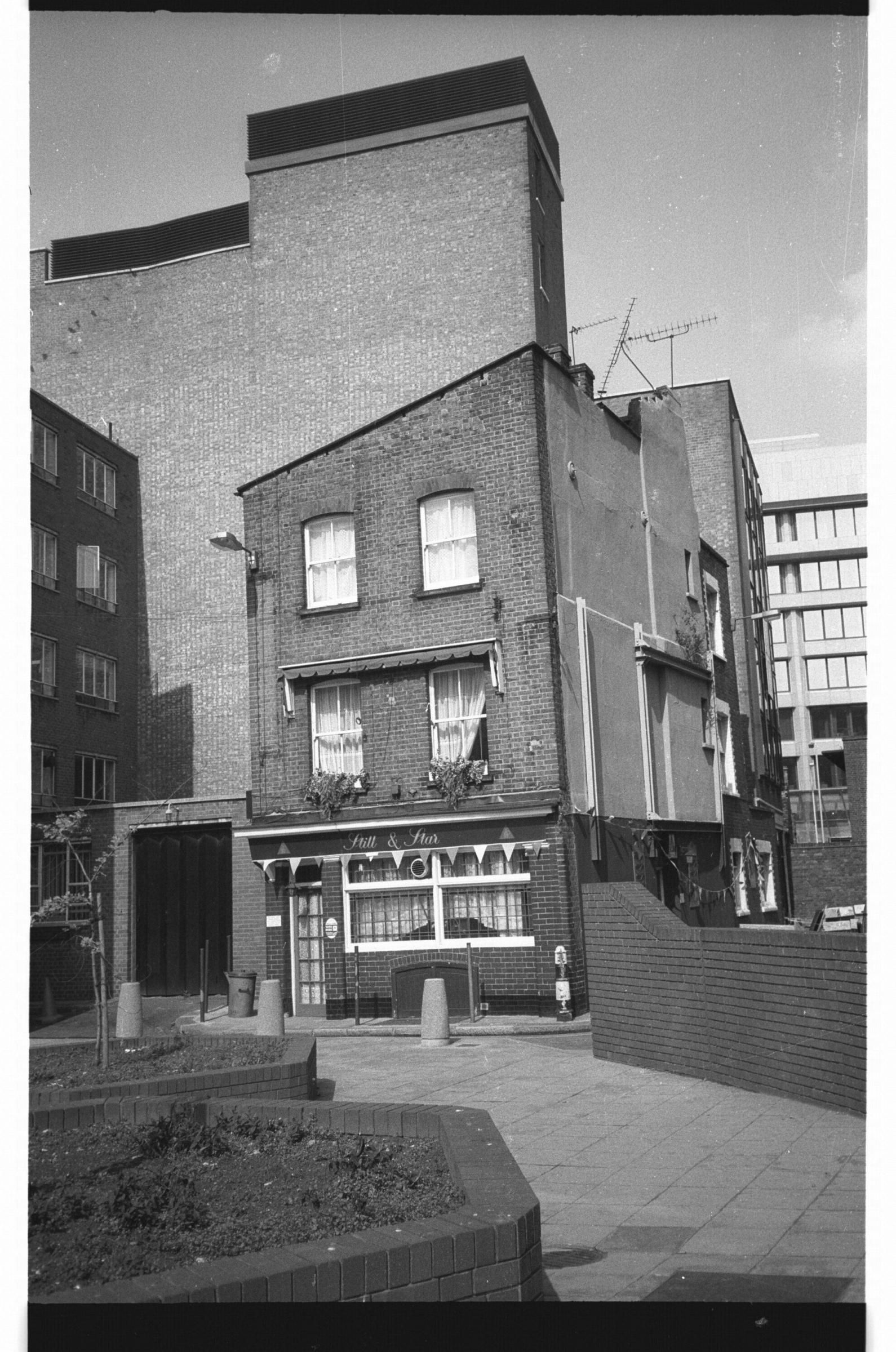 E1-Still & Star July 1985.jpg. (Pub, External). Published on 02-01-2018