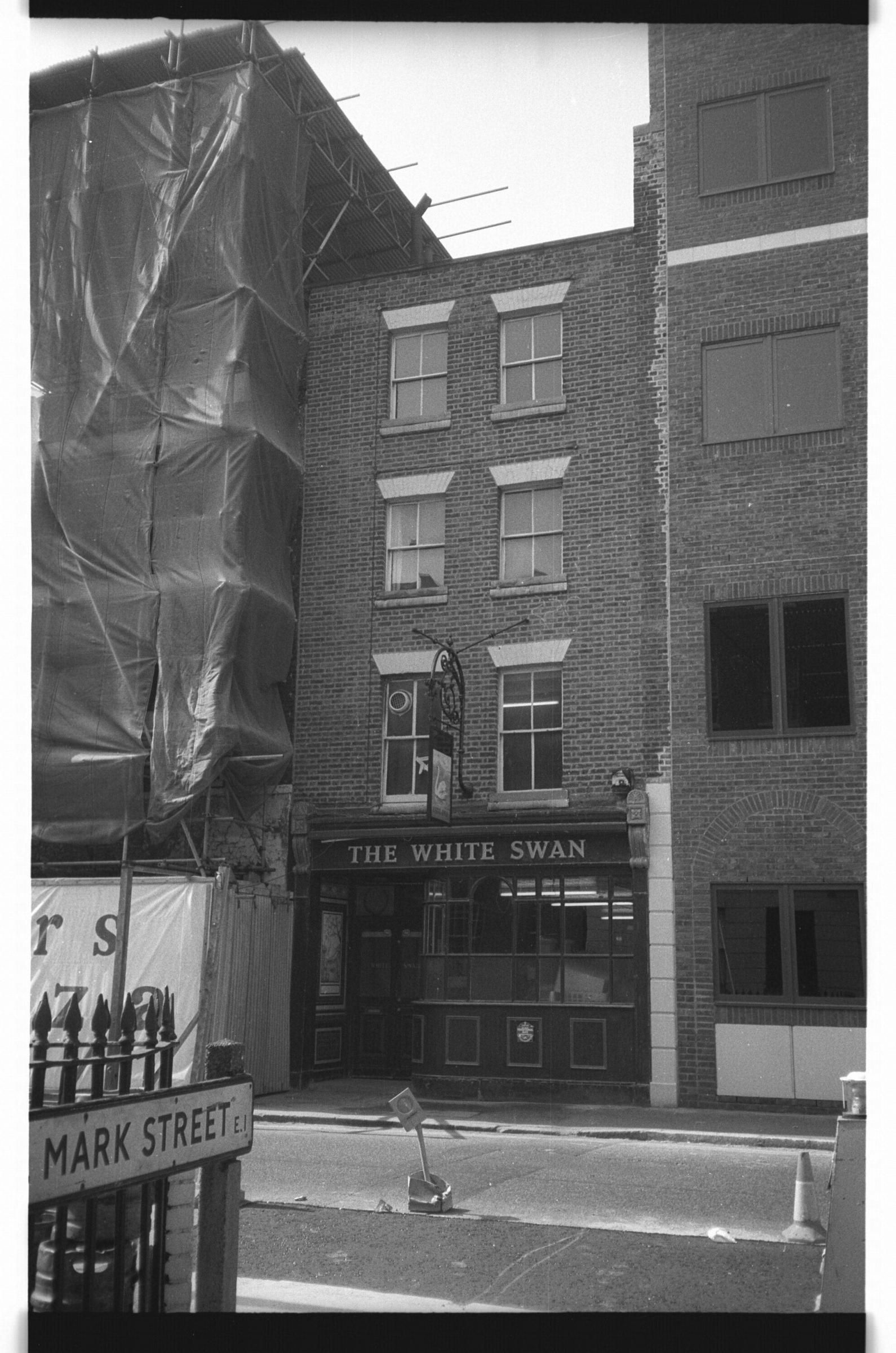 E1-White Swan July 1985.. (Pub, External). Published on 02-01-2018