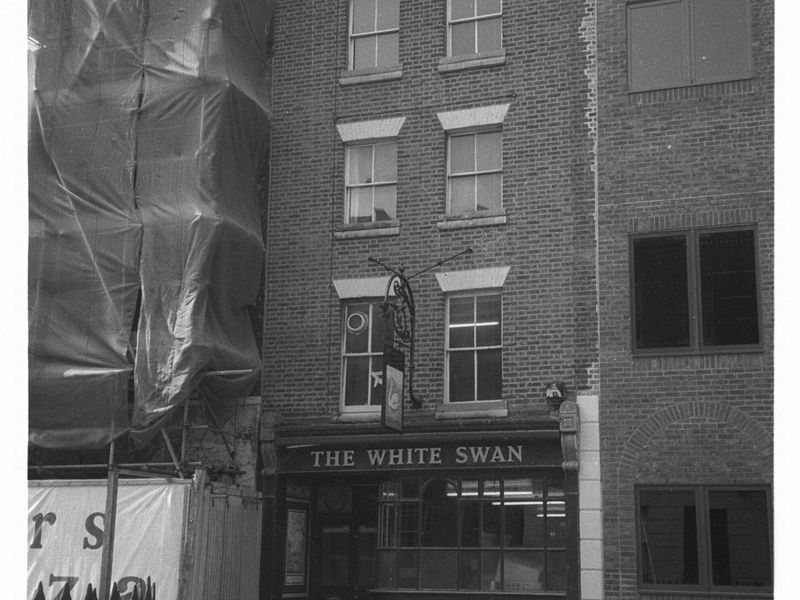 E1-White Swan July 1985.. (Pub, External). Published on 02-01-2018 