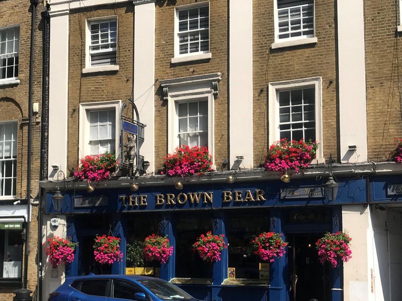 Brown Bear London E1-20250821. (Pub, External, Key). Published on 23-12-2025