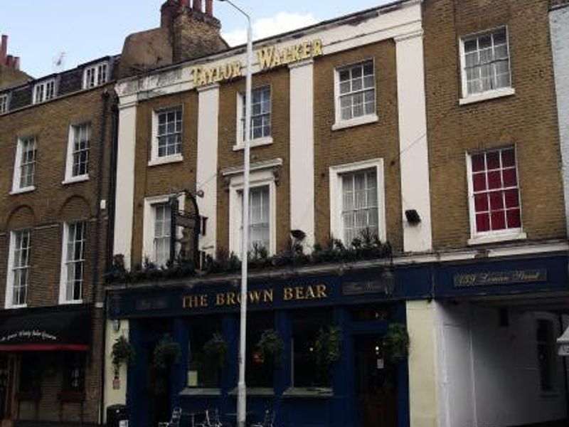 Brown Bear London E1 taken April 2014. (Pub, External). Published on 20-04-2014 