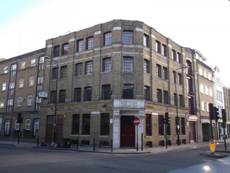 Dock & Co E1 taken April 2014. (Pub, External, Key). Published on 30-04-2014 