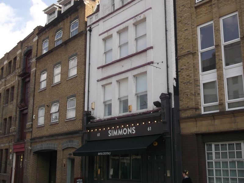 Simmons London E1 taken May 2016. (Pub). Published on 08-02-2017