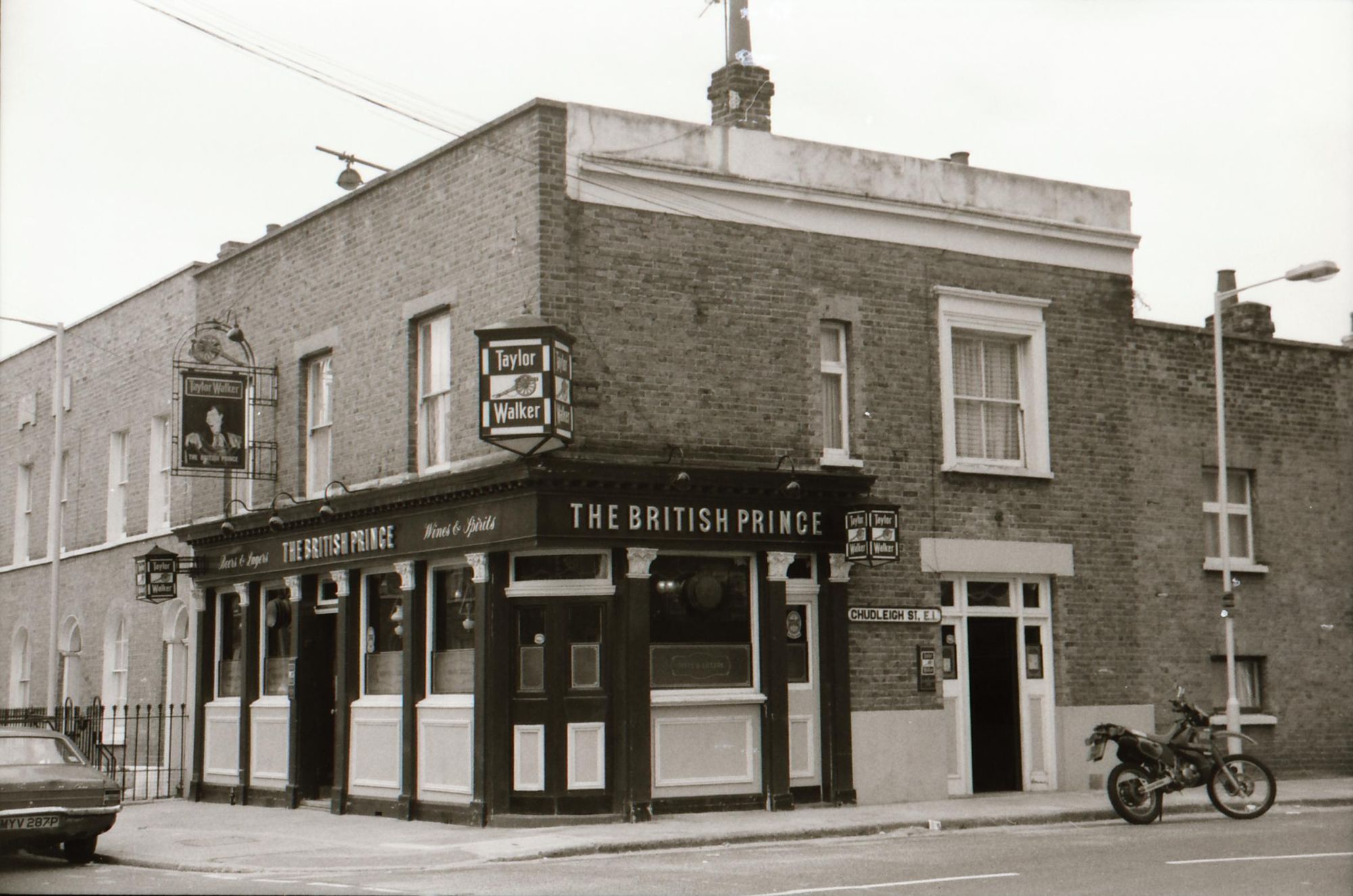 British Prince London E1 taken in Aug 1989. (Pub, External). Published on 27-12-2017