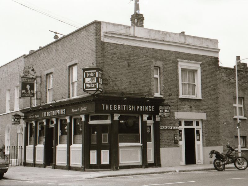 British Prince London E1 taken in Aug 1989. (Pub, External). Published on 27-12-2017