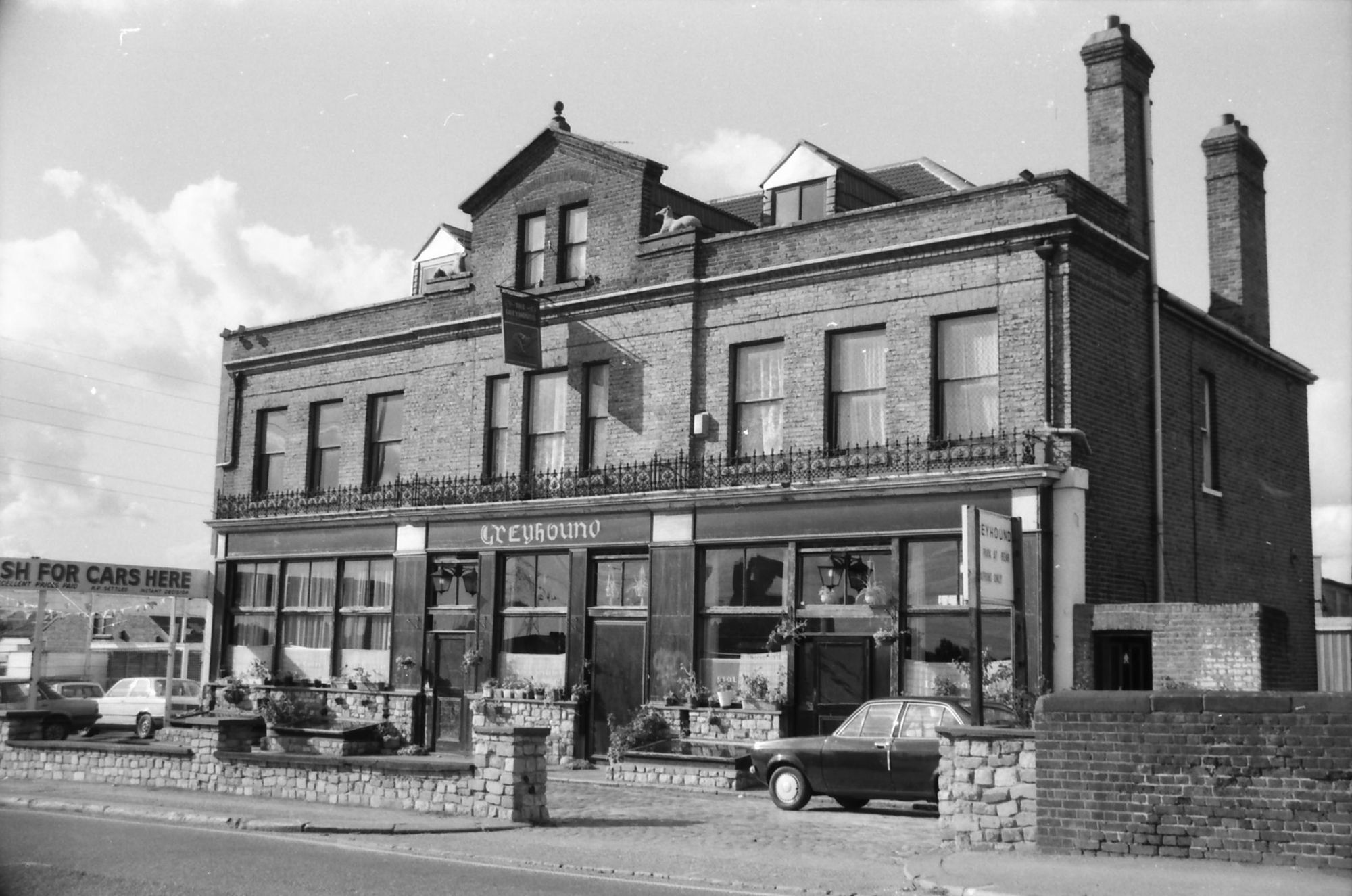 Greyhound London E10 taken in Oct 1988.. (Pub, External, Key). Published on 20-09-2018