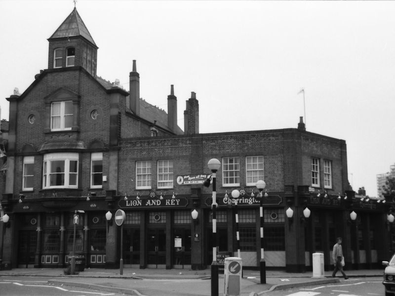 Lion & Key London E10 taken Sept 17 1988.. (Pub, External). Published on 20-09-2018