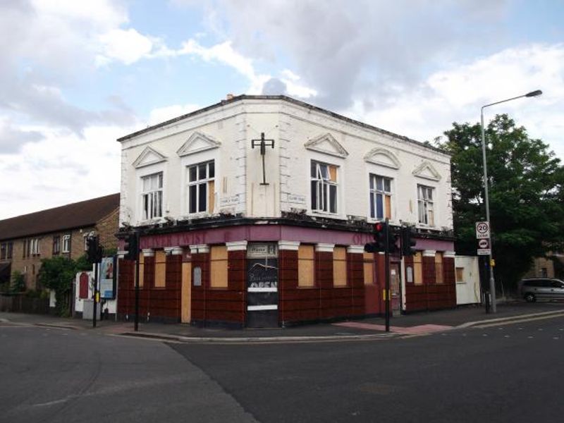 Oliver Twist London E10. (Pub, External). Published on 02-11-2013
