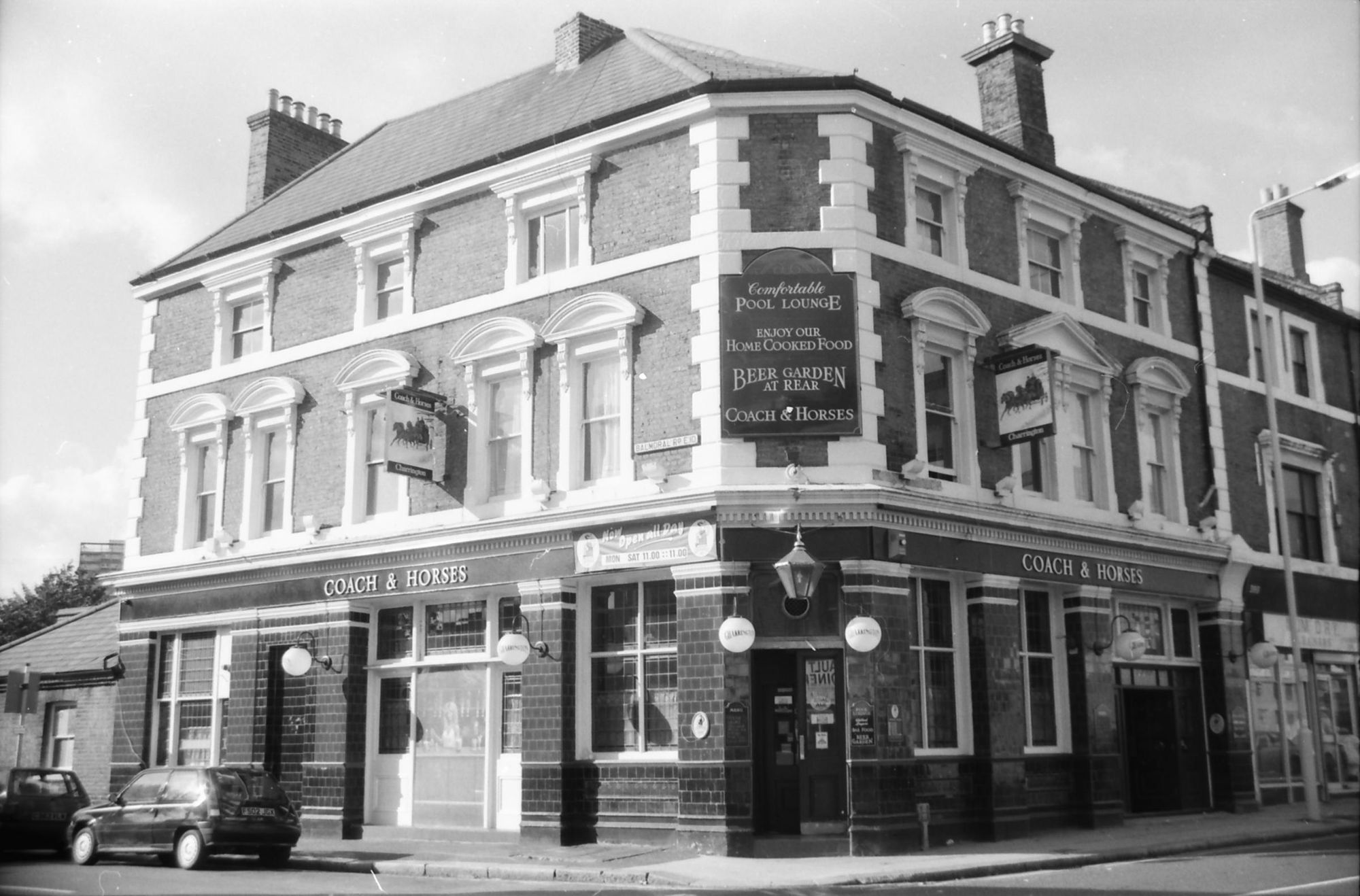 Coach & Horses London E10 taken in Oct 1988.. (Pub, External). Published on 20-09-2018
