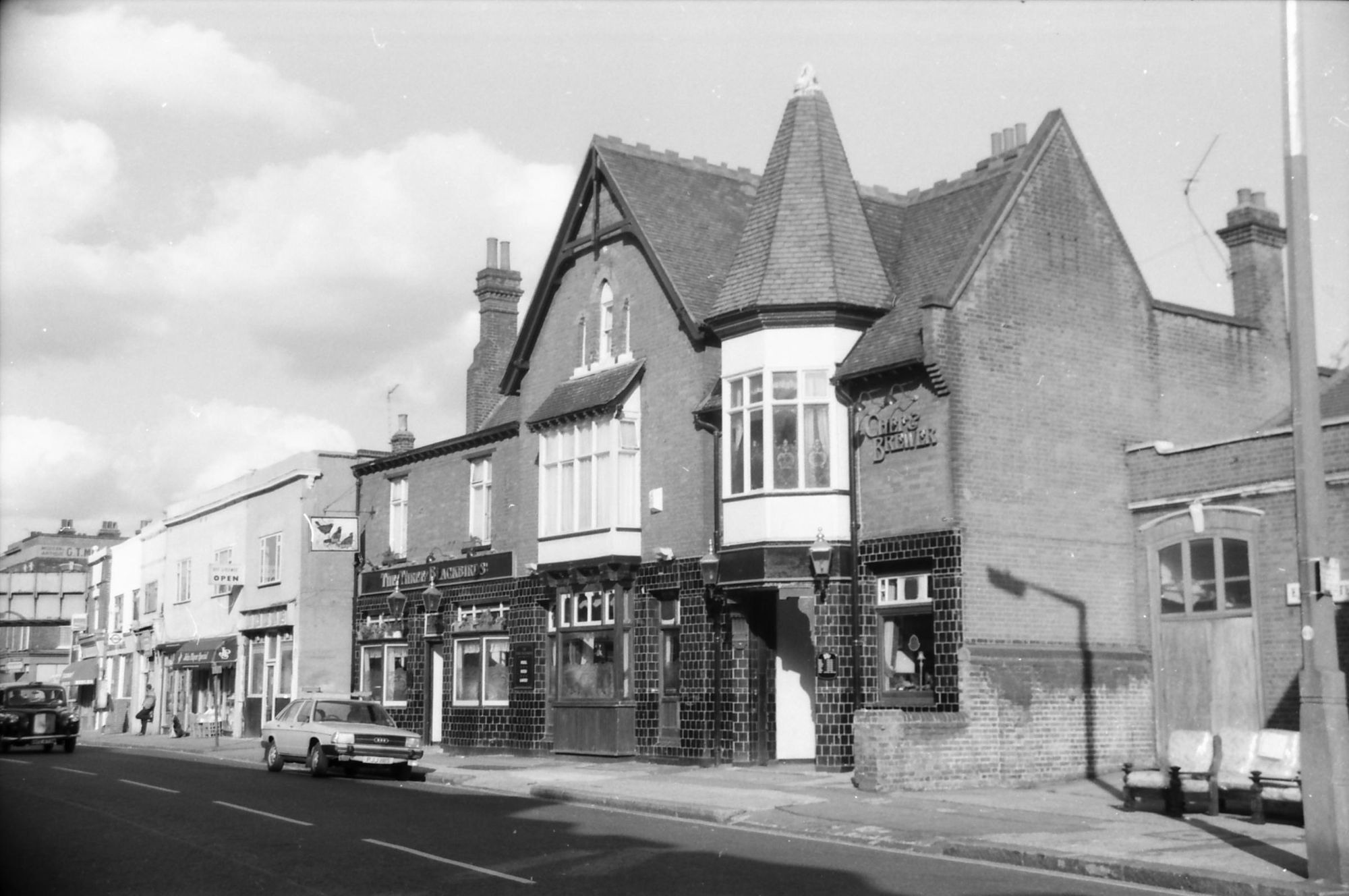 Three Blackbirds London E10 taken in Oct 1989.. (Pub, External, Key). Published on 20-09-2018