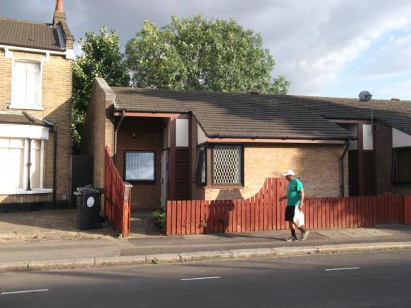 Wakefield Arms London E10 taken July 2012. (Pub, External, Key). Published on 21-11-2013