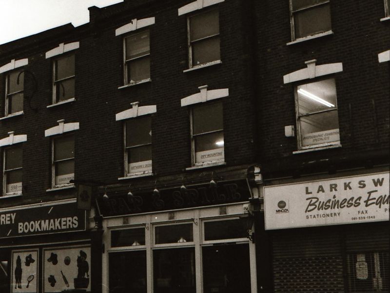 Tap N Spile London E10 taken between Dec 1992-Jan  1994. . (Pub, External). Published on 20-09-2018