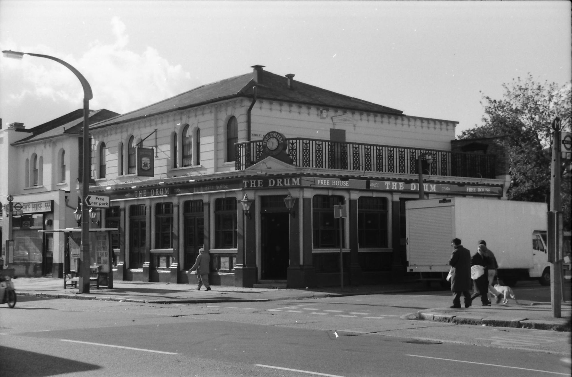 Drum London E10 taken in Oct 1988.. (Pub, External). Published on 20-09-2018