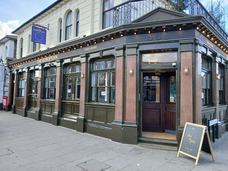 European London E10-02050228. (Pub, External, Key). Published on 02-03-2025