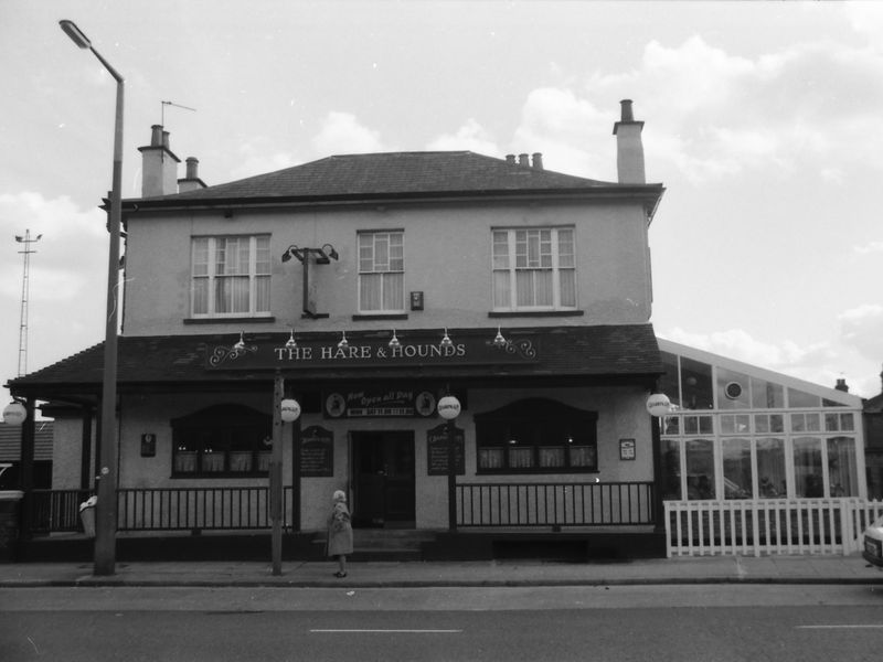 Hare & Hounds London E10 taken in Oct 1988.. (Pub, External). Published on 20-09-2018