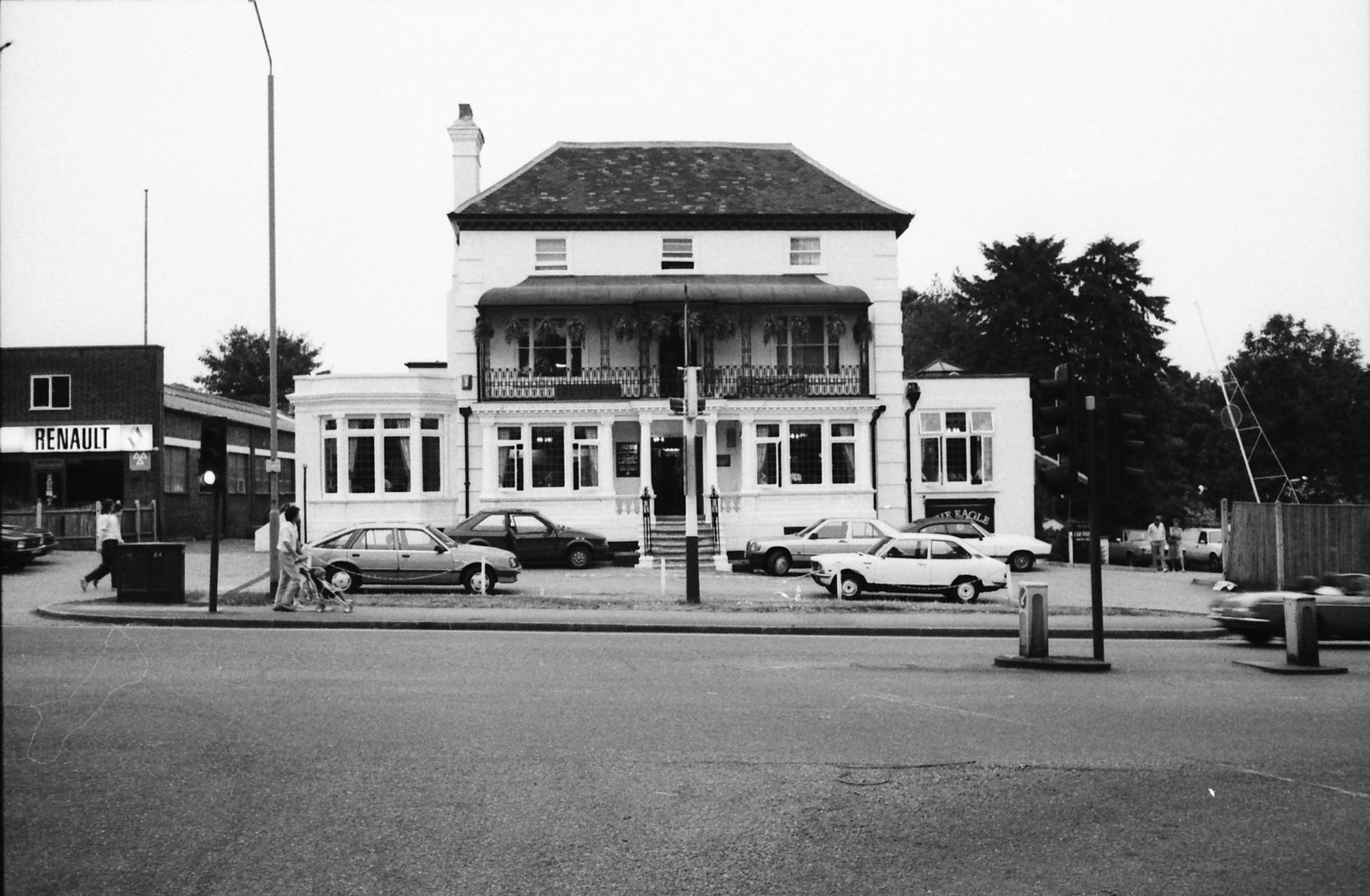 Eagle London E11 taken in 1987. (Pub, External). Published on 06-10-2018