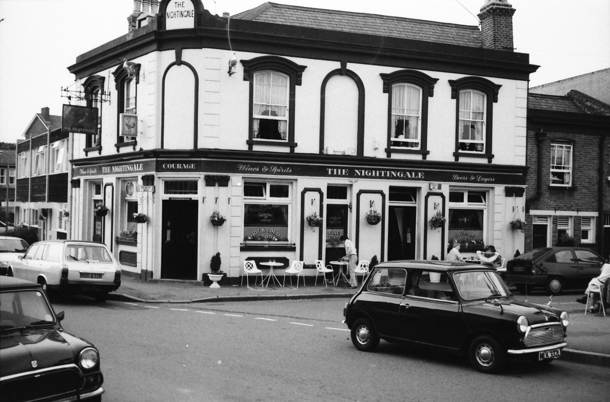 Nightingale London E11 taken in 1987. (Pub, External). Published on 06-10-2018