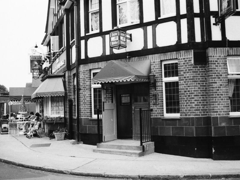 Duke of Edinburgh London E11 taken in 1987. (Pub, External). Published on 06-10-2018