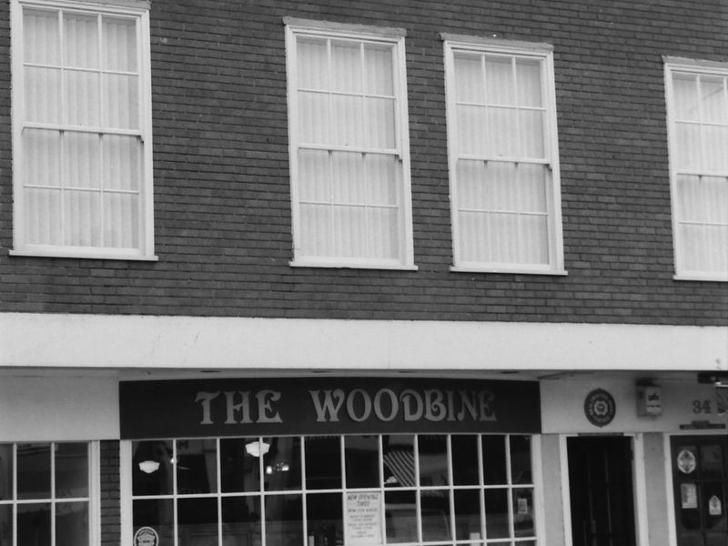 Woodbine London E11 taken 17 Sept 1986. (Pub, External). Published on 06-10-2018