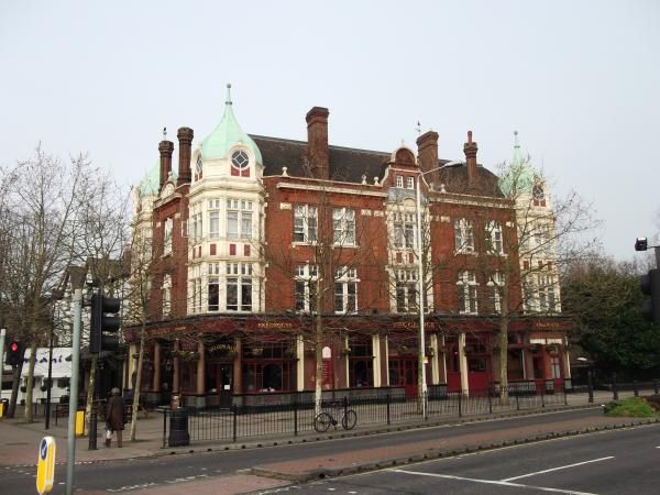 George London E11 taken Jan 2014. (Pub, External). Published on 06-04-2014