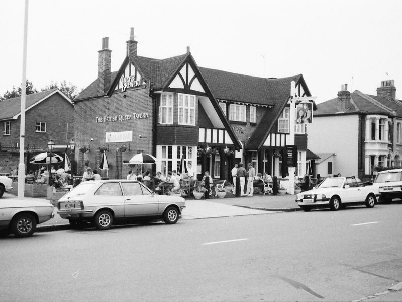 E11-British Queen taken in 1987.. (Pub, External, Key). Published on 06-10-2018