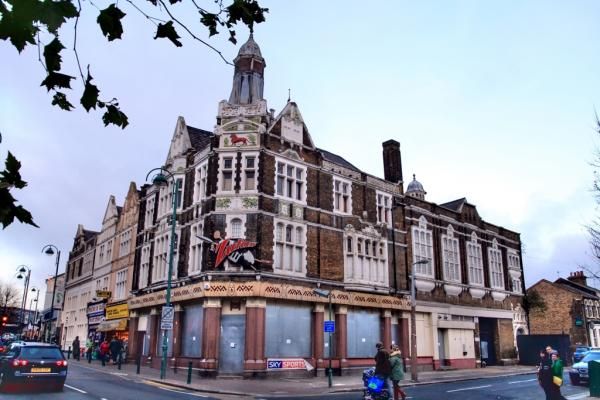 Red Lion London E11. (Pub, External). Published on 04-11-2013