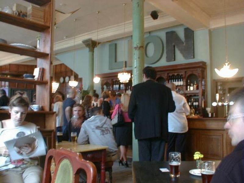 Red Lion London E11. (Pub, Customers). Published on 08-08-2014 