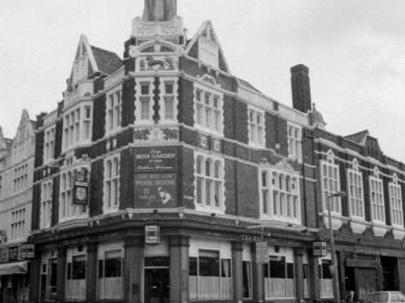 Rd Lion London E11 taken in 1987. (Pub). Published on 13-05-2016 