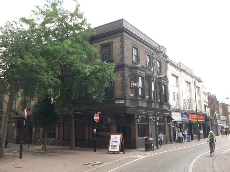 Birds London E11 taken 2017/06/17. (Pub, External). Published on 11-03-2019