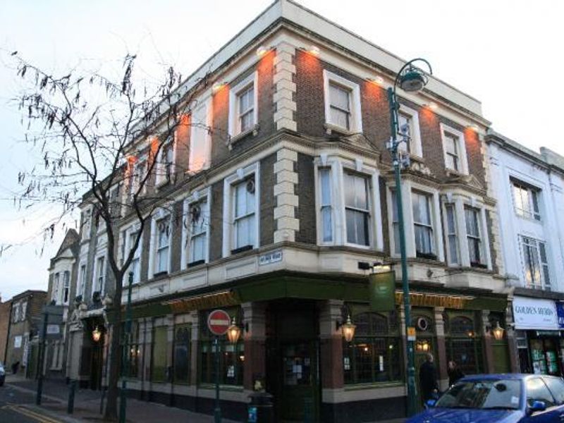 E11 Sheepwalk-Crown. (Pub, External). Published on 06-10-2018