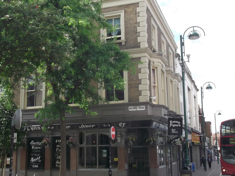 Crown London E11 taken July 2016. (Pub). Published on 08-02-2017