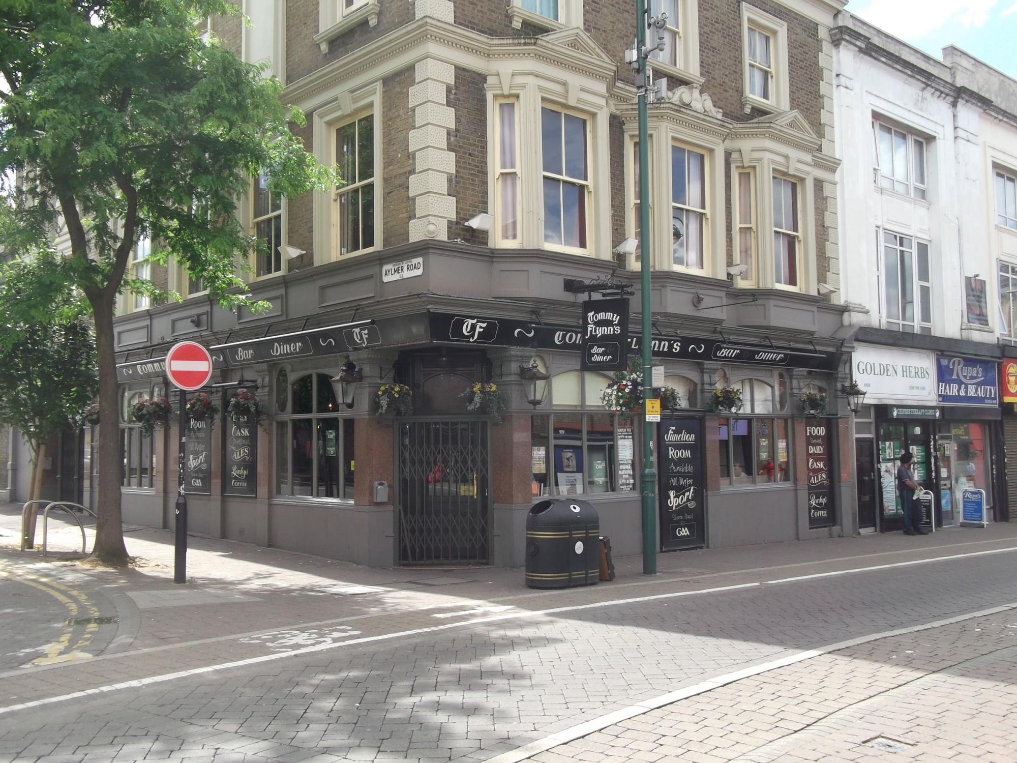 Crown-Tommy Flynns London E11 taken July 2016. (Pub). Published on 08-02-2017