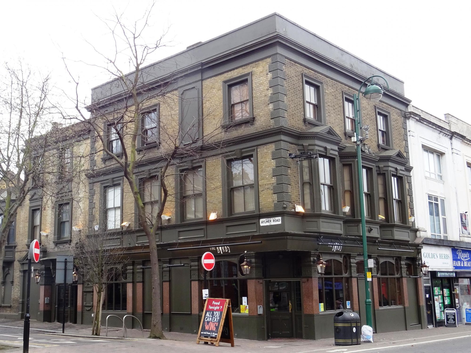 Birds E11 taken 5 May 2018. (Pub, External). Published on 04-08-2018