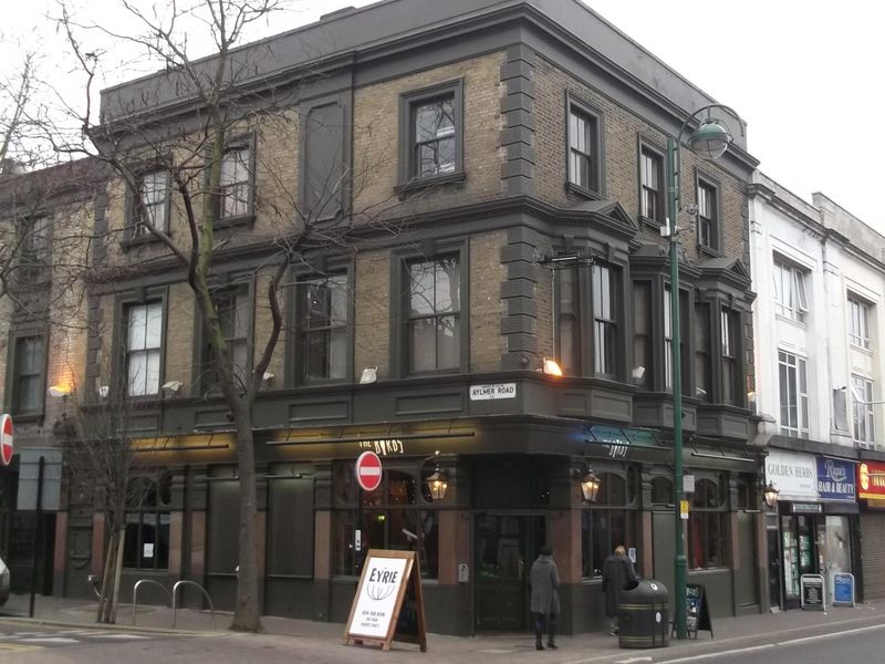 Birds E11 taken 8 Aug 2018. (Pub, External). Published on 04-08-2018