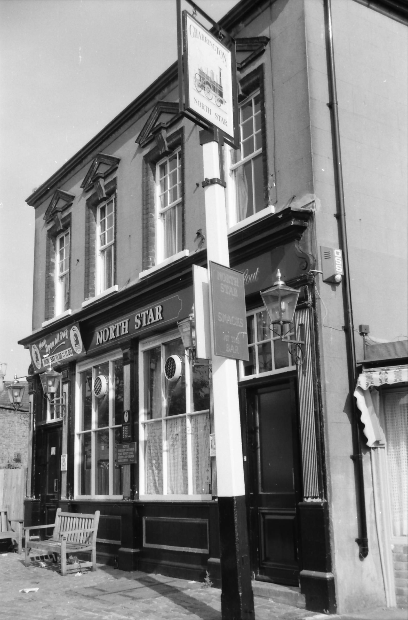 North Star London E11 taken in Oct 1988. (Pub, External). Published on 06-10-2018