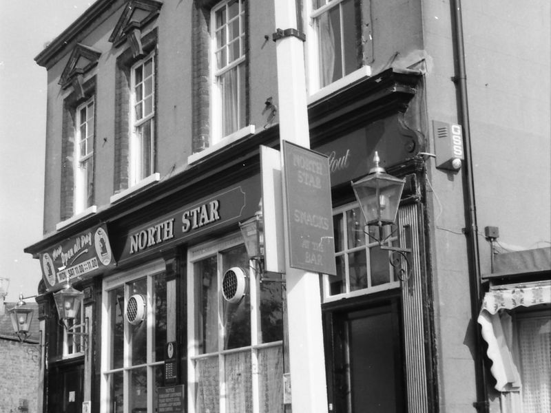 North Star London E11 taken in Oct 1988. (Pub, External). Published on 06-10-2018 
