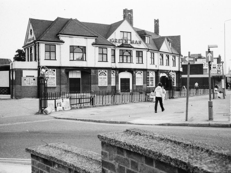 Green Man London E11 taken 25-7-1987. (Pub, External). Published on 06-10-2018