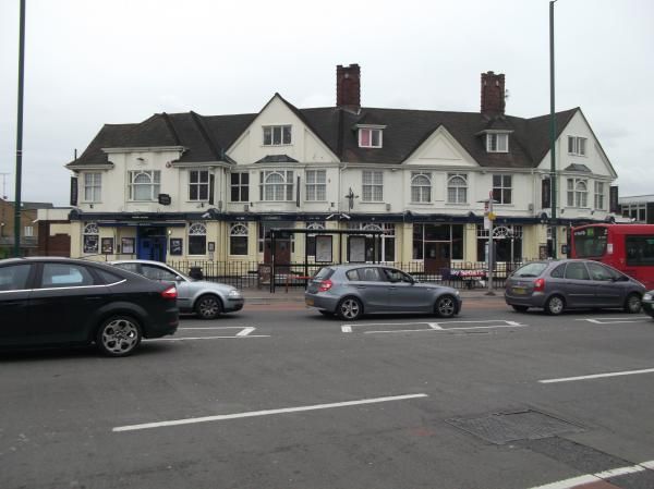 O'Neills London E11. (Pub, External). Published on 04-11-2013