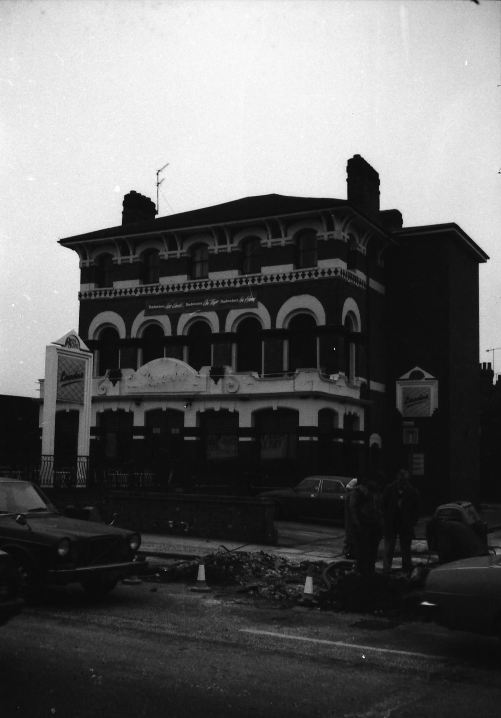 Lincolns London E11 taken in 1986. (Pub, External). Published on 06-10-2018