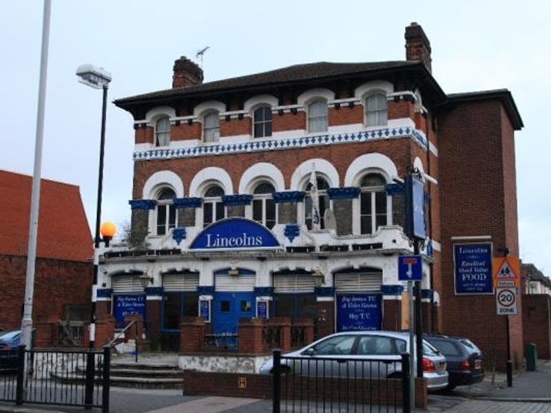 Lincolns London E11. (Pub, External). Published on 03-11-2013