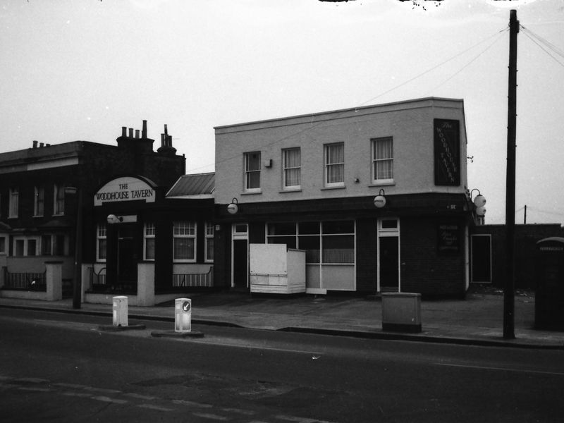 Woodhouse Tavern London E11 taken in 1986. (Pub, External). Published on 22-02-2018