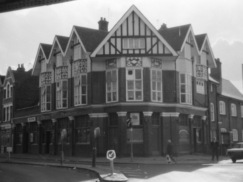 Heathcote London E11 taken in Oct 1988. (Pub, External). Published on 06-10-2018 