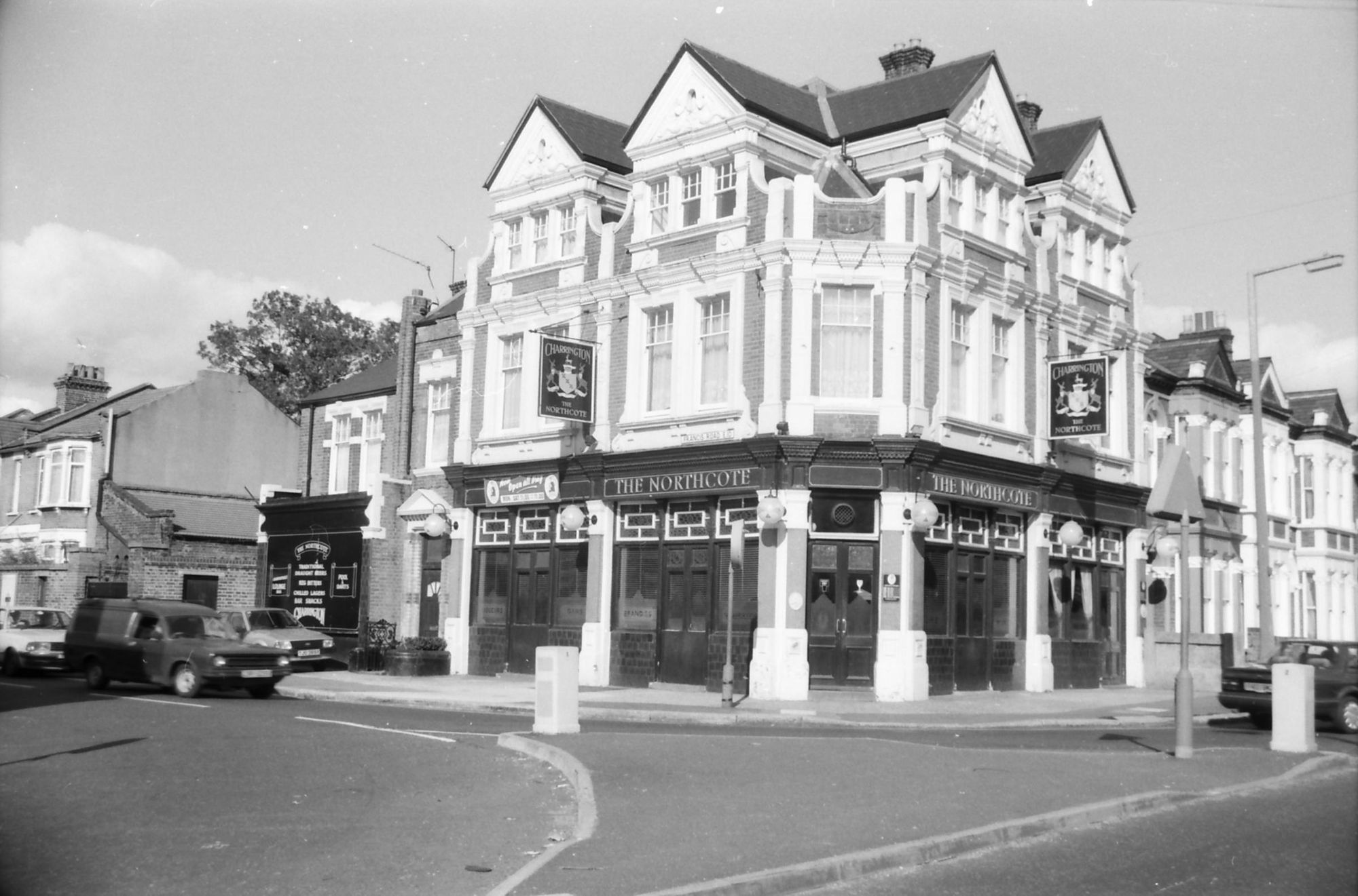 Northcote London E11 taken in Oct 1988. (Pub, External). Published on 06-10-2018