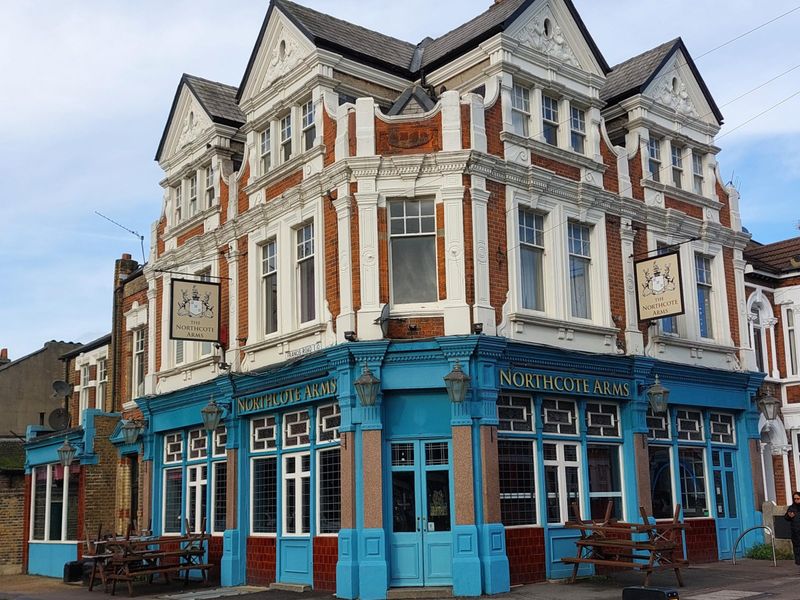 E11-NorthcoteArms20231028.jpg. (Pub, External). Published on 17-12-2023 