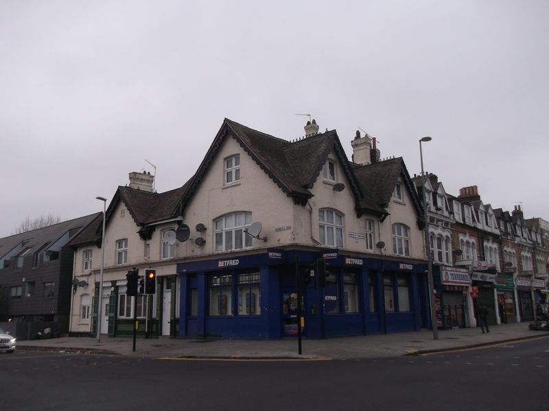 ThatchedHouse E11 20180108.. (Pub, External). Published on 04-08-2018
